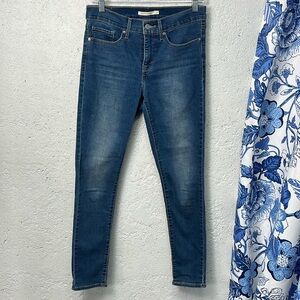 Levi’s 311 Shaping Skinny Medium Wash Stretchy Jeans Mid Rise Slimming Size 27